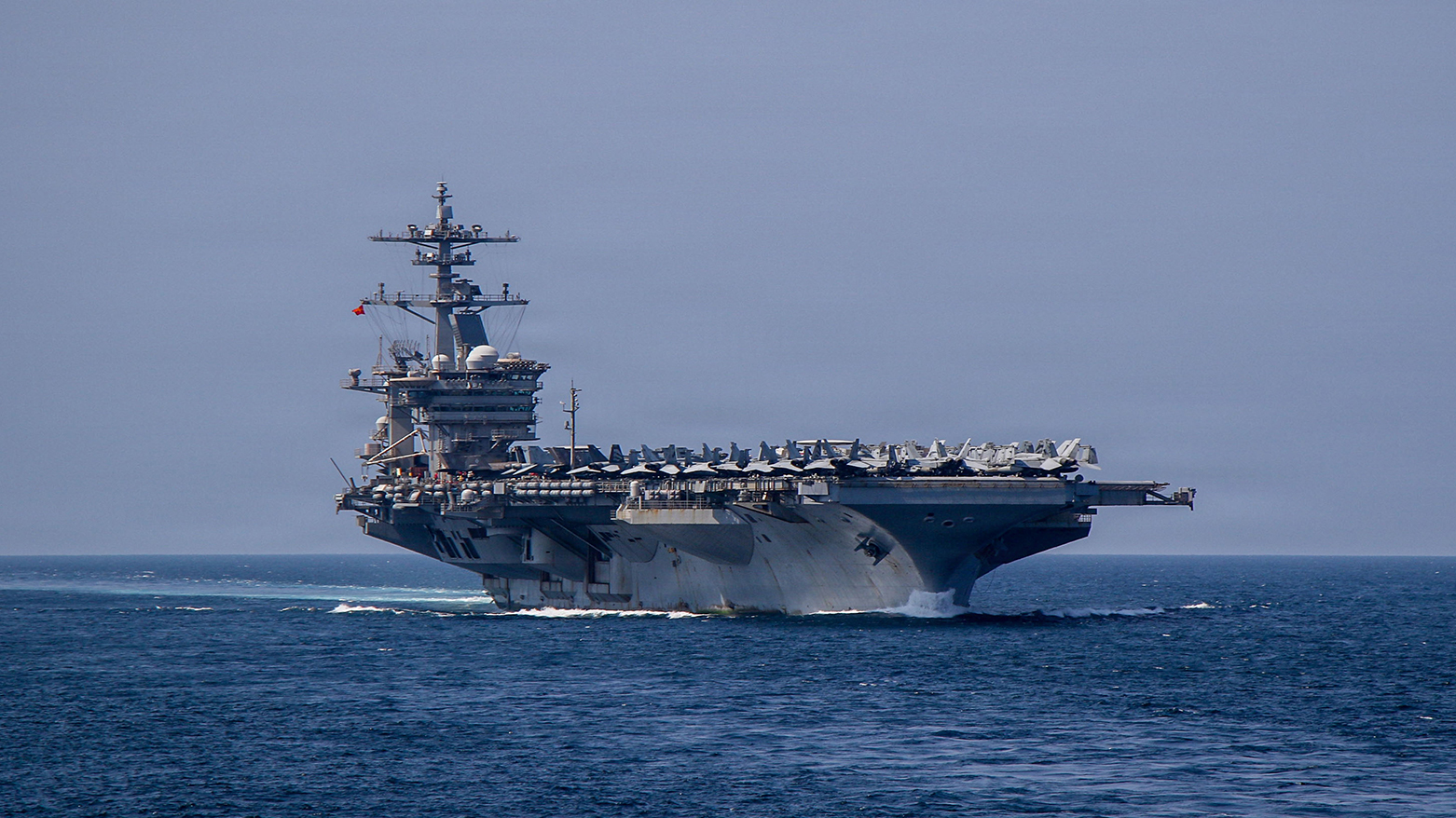 Irán amenaza con atacar el portaaviones USS Abraham Lincoln si se pone a distancia de tiro