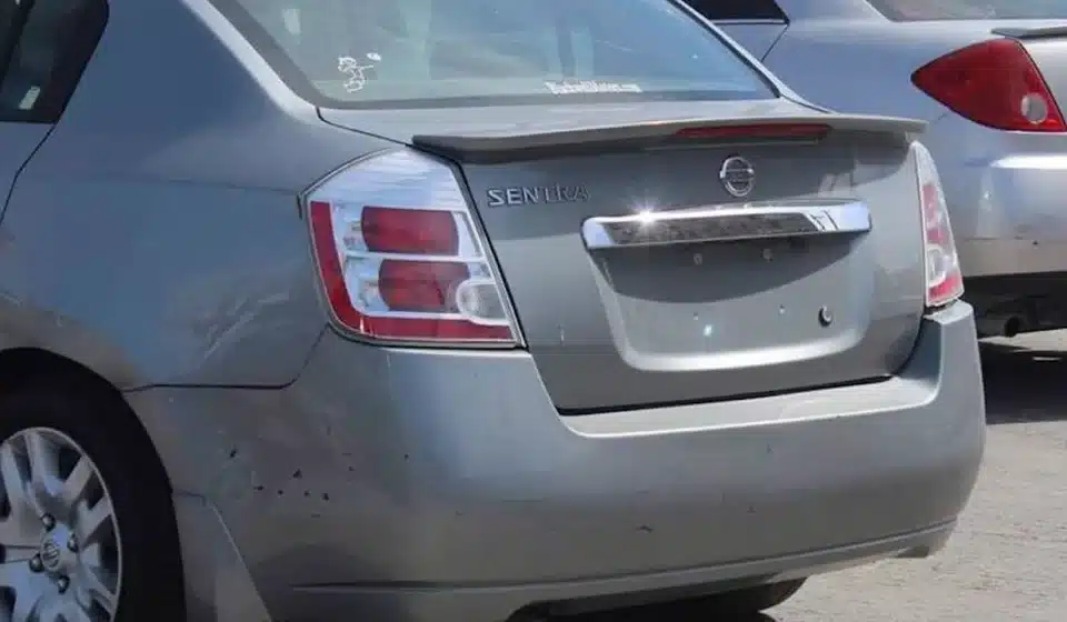 Vehículo sin placas en Sinaloa