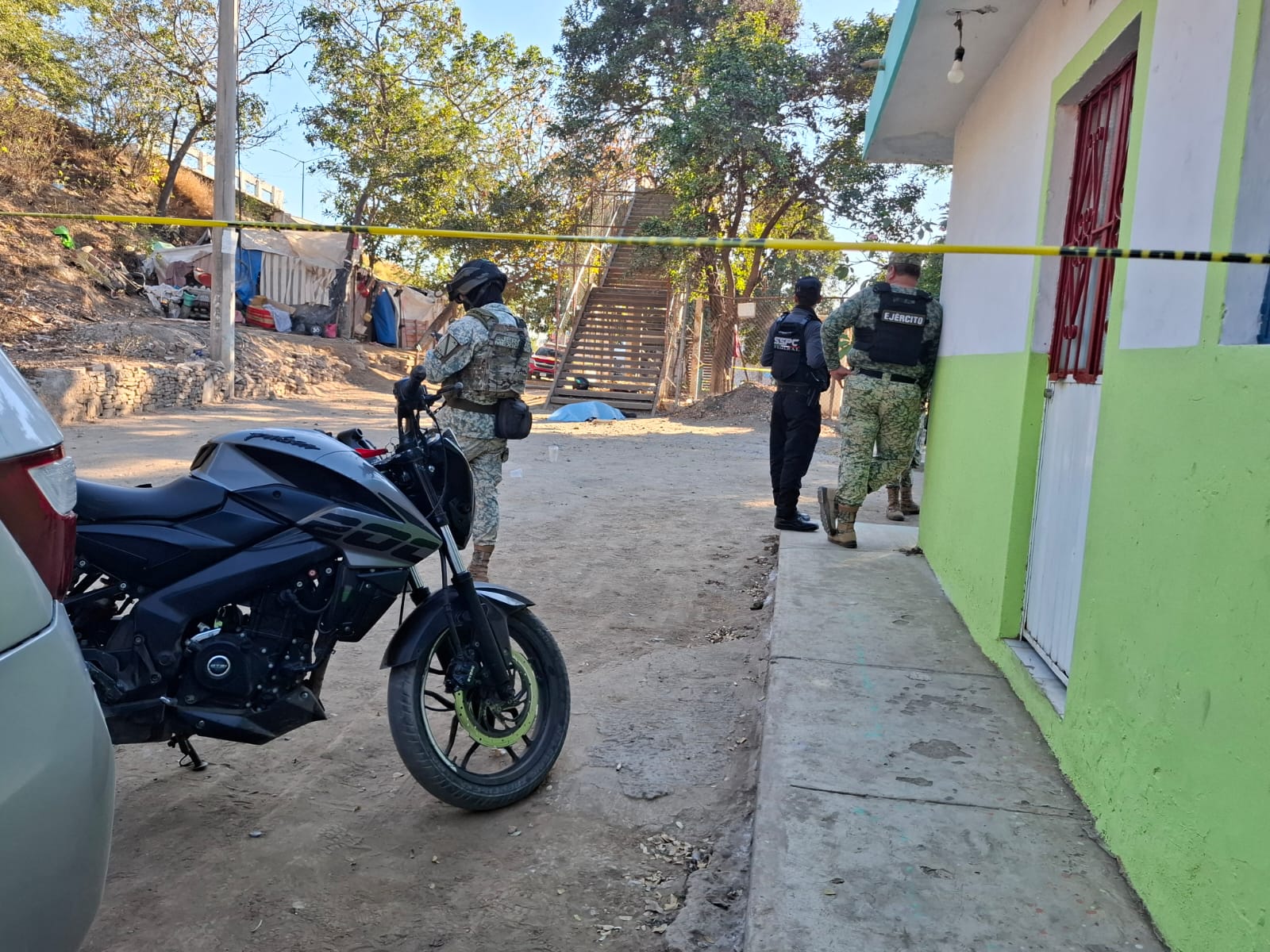 Policías en escena del crimen