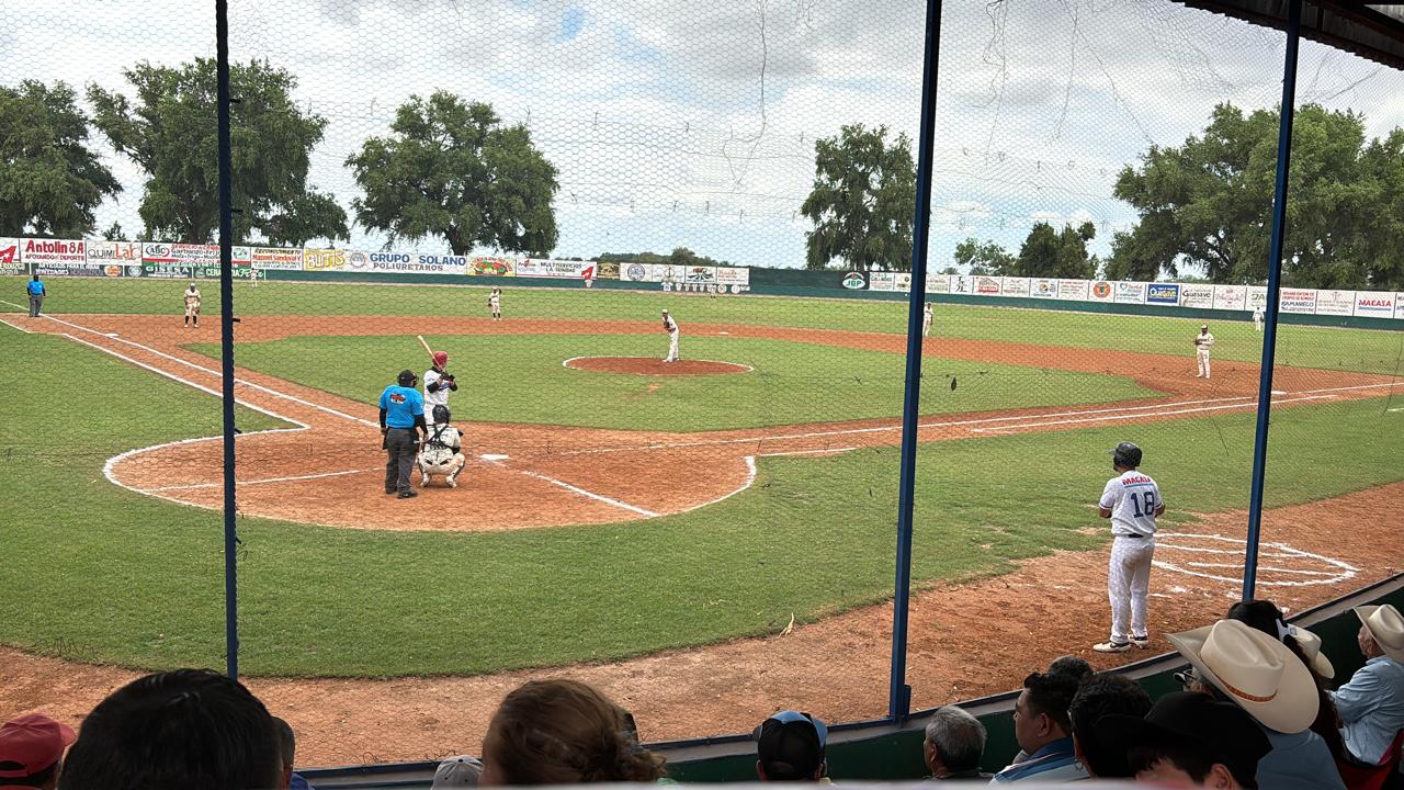 La Péimbert Camacho arrancó con tres limpias en la primera jornada.