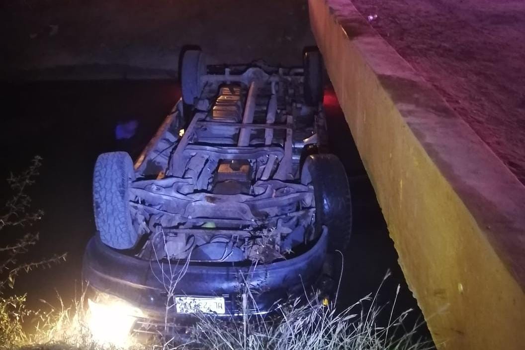 Automóvil volcado
