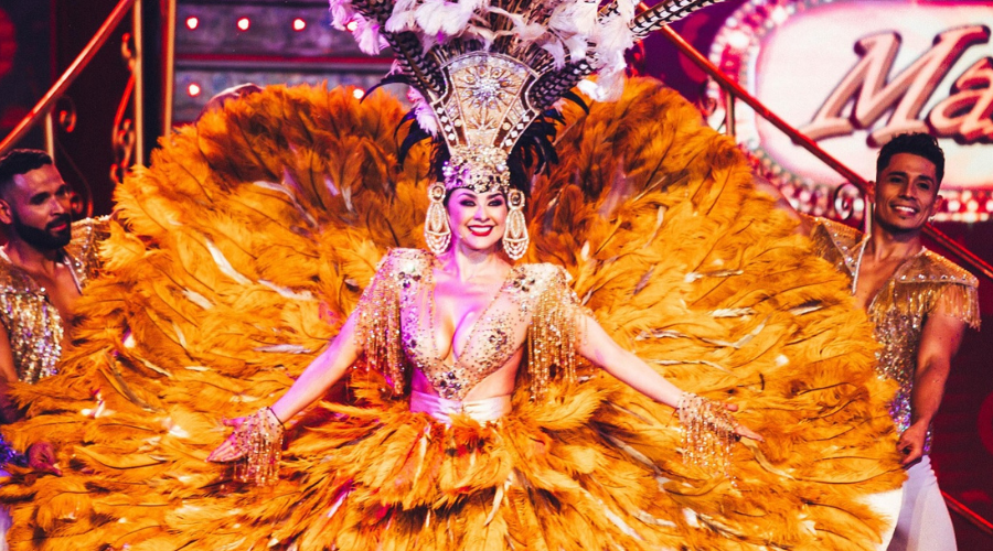 Aracely Arámbula en la puesta en escena Perfume de Gardenia