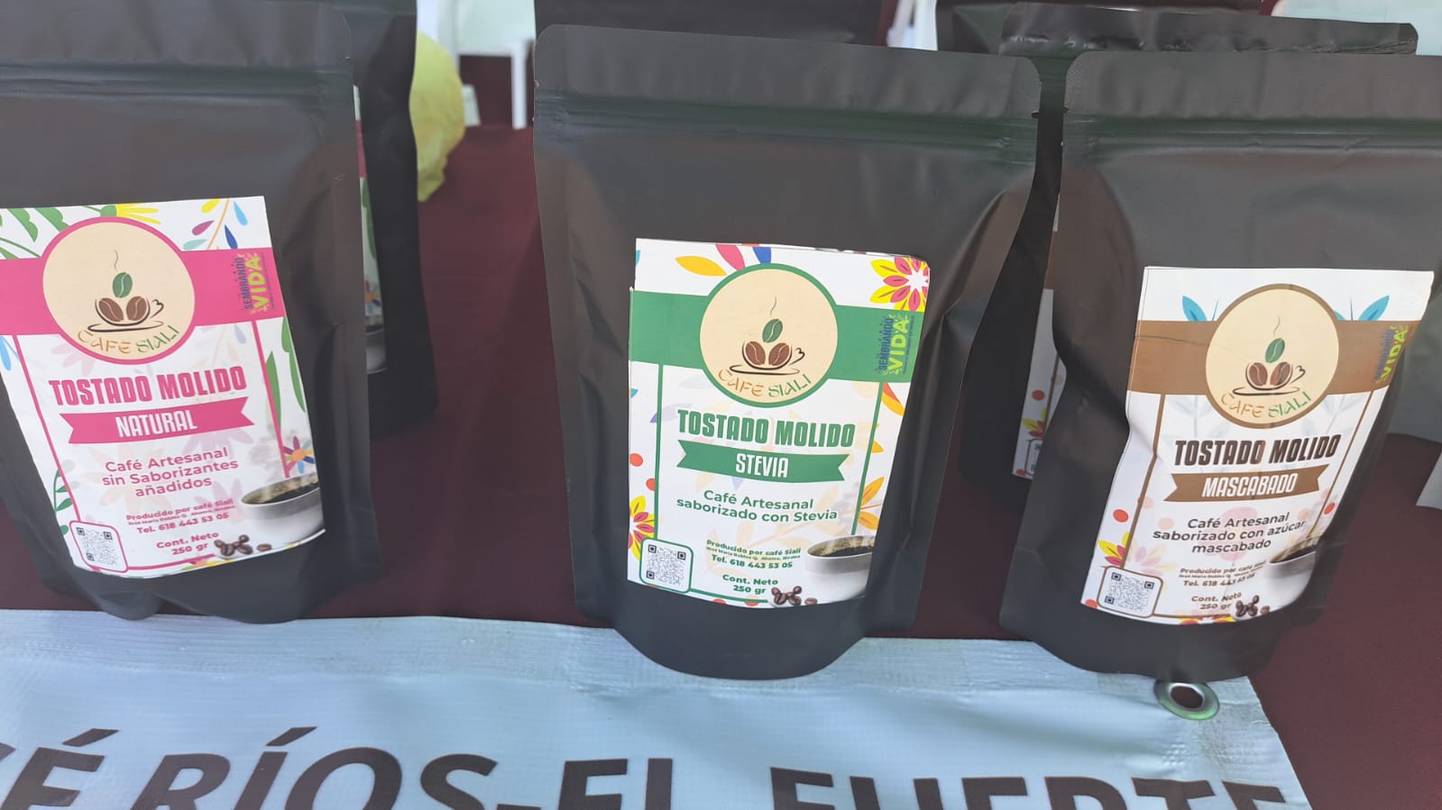 paquetes de café de distintos sabores