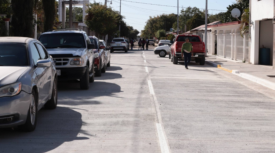 Calle pavimentada en la comunidad de Norotillos
