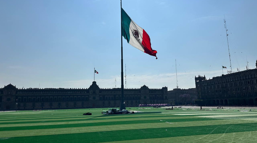 El Zócalo de la CDMX se transforma en cancha de futbol.
