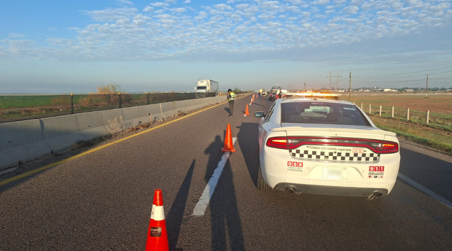 Guardia Nacional División Caminos llega al sitio de un accidente automovilístico