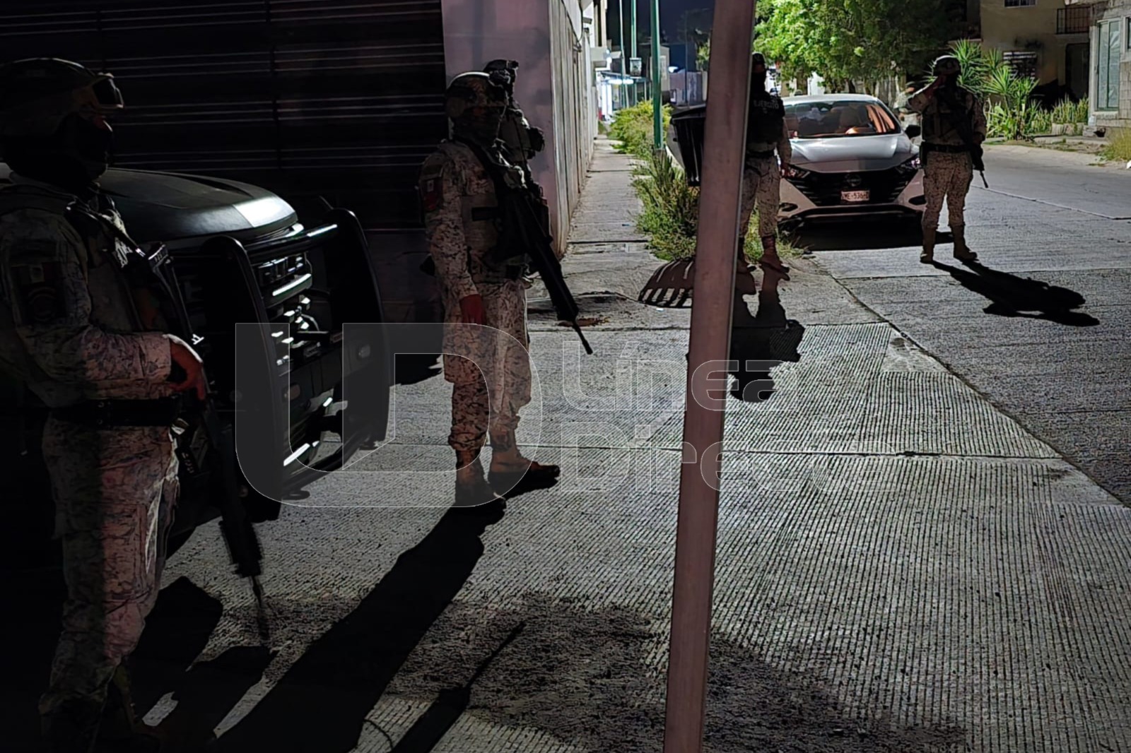 elementos de seguridad en una calle