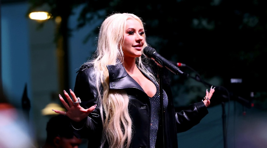 Christina Aguilera.