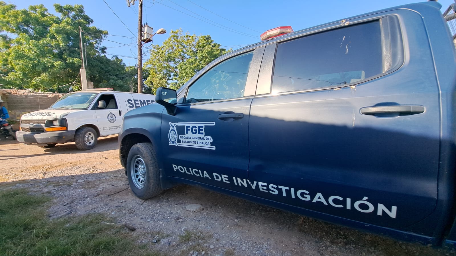 unidad de la fiscalía general del estado estacionada