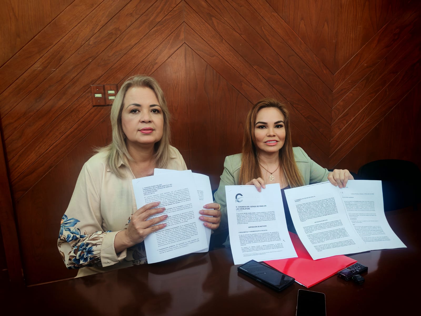 Martha Elena Reyes Zazuet y Paola Gárate Valenzuela