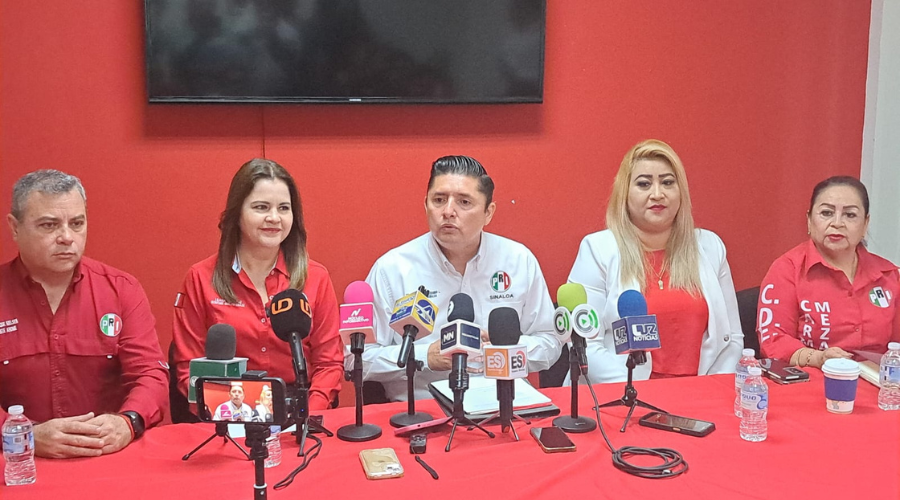 Conferencia de prensa del PRI