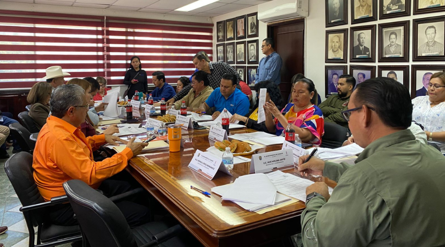 Funcionarios de Guasave en sesión de Cabildo