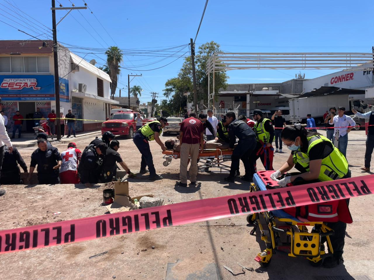 Así fue rescatado uno de los empleados de la Japama