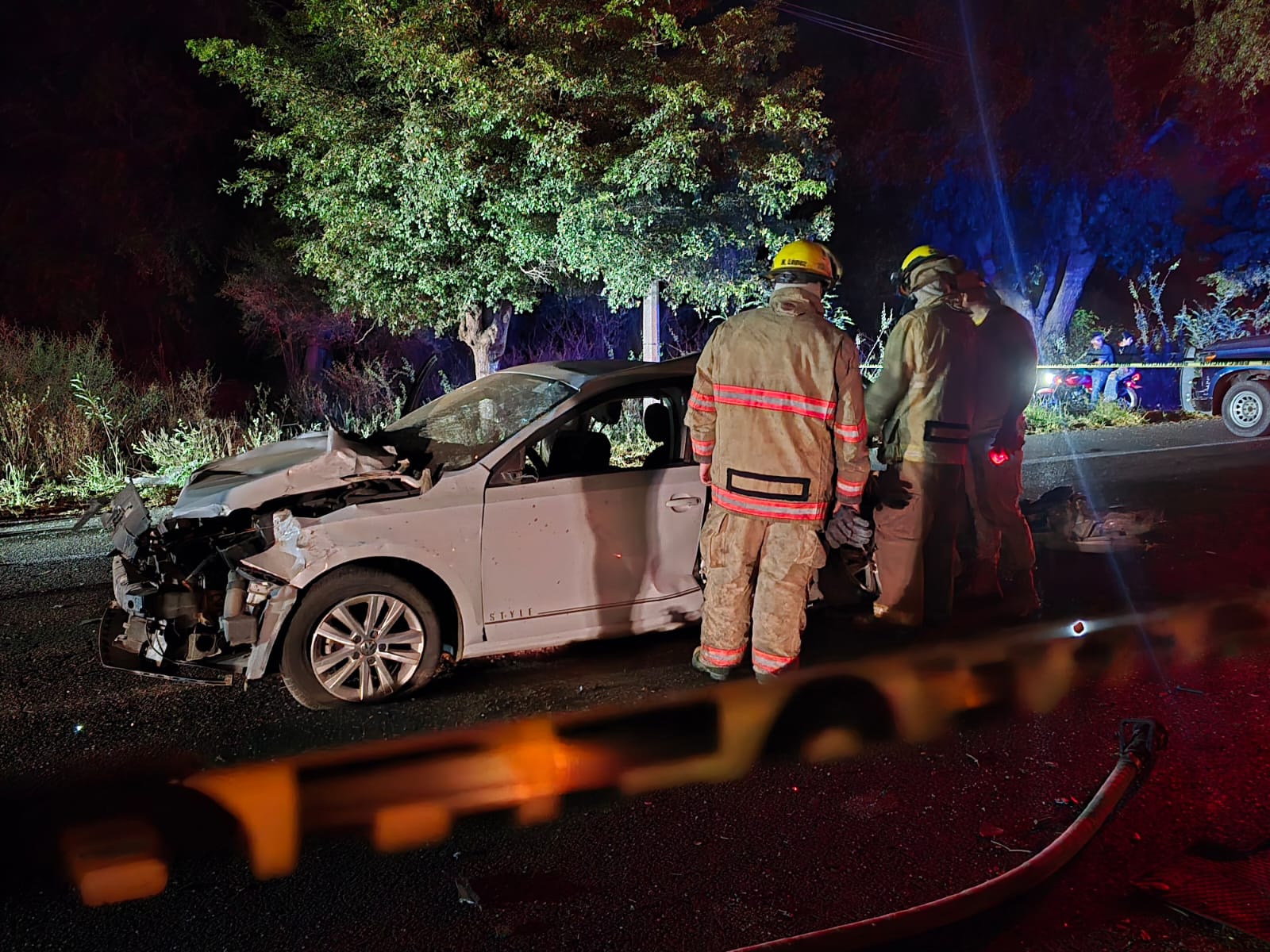 Choque entre vehículo y camión de jornaleros en la Culiacán-Navolato deja dos fallecidos