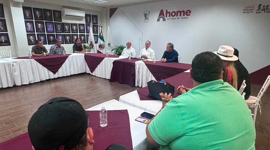Alcalde de Ahome se reúne con síndicos previo a Semana Santa 2026