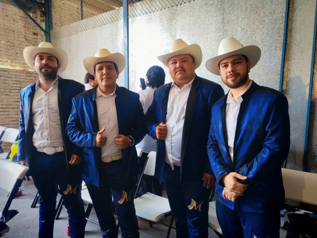 Grupo musical local.