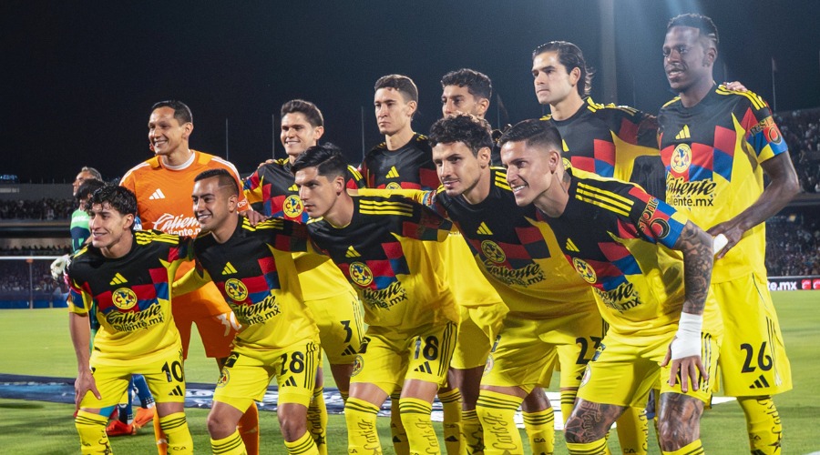 Jugadores del Club América posando para la foto