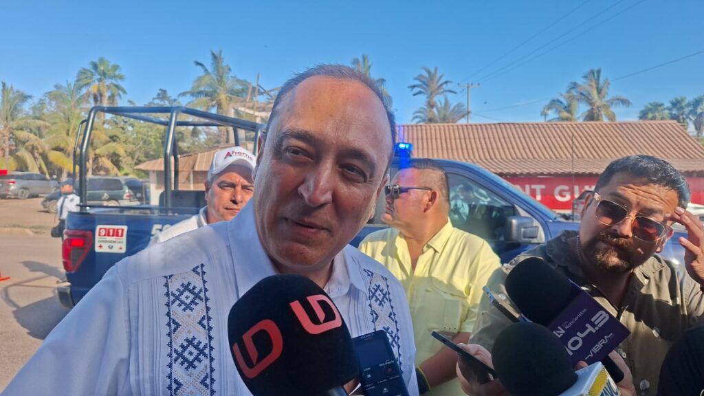 Antonio Menéndez con los medios
