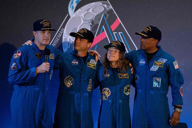 Astronautas de Artemis II ofrecen sus primeras declaraciones tras histórica misión lunar