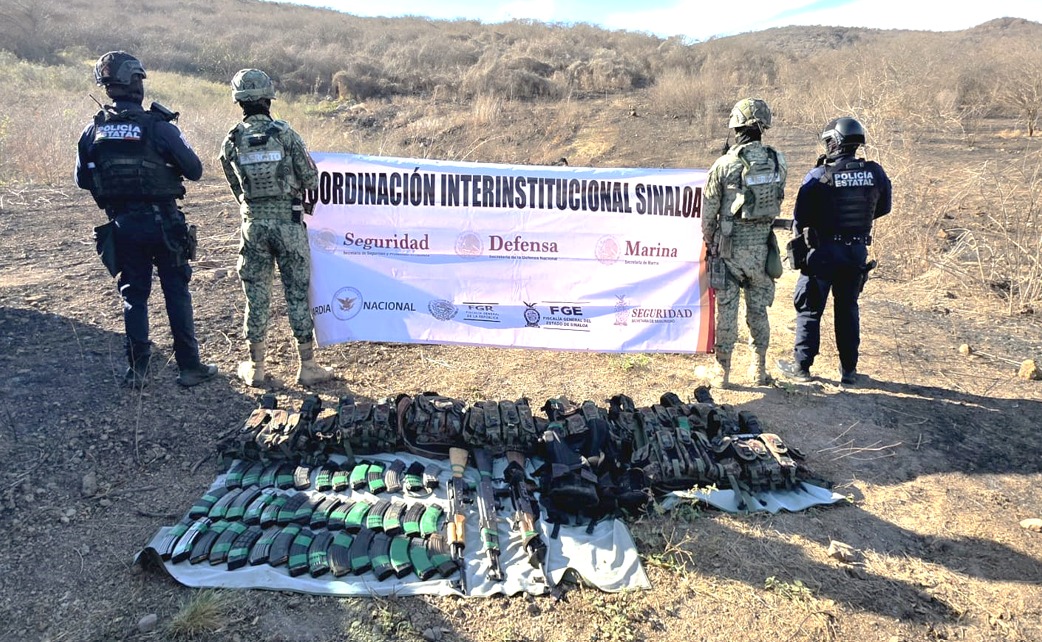 Autoridades aseguran armas, cargadores y equipo táctico en operativo conjunto en Sinaloa; participan corporaciones federales y estatales en acciones de seguridad interinstitucional