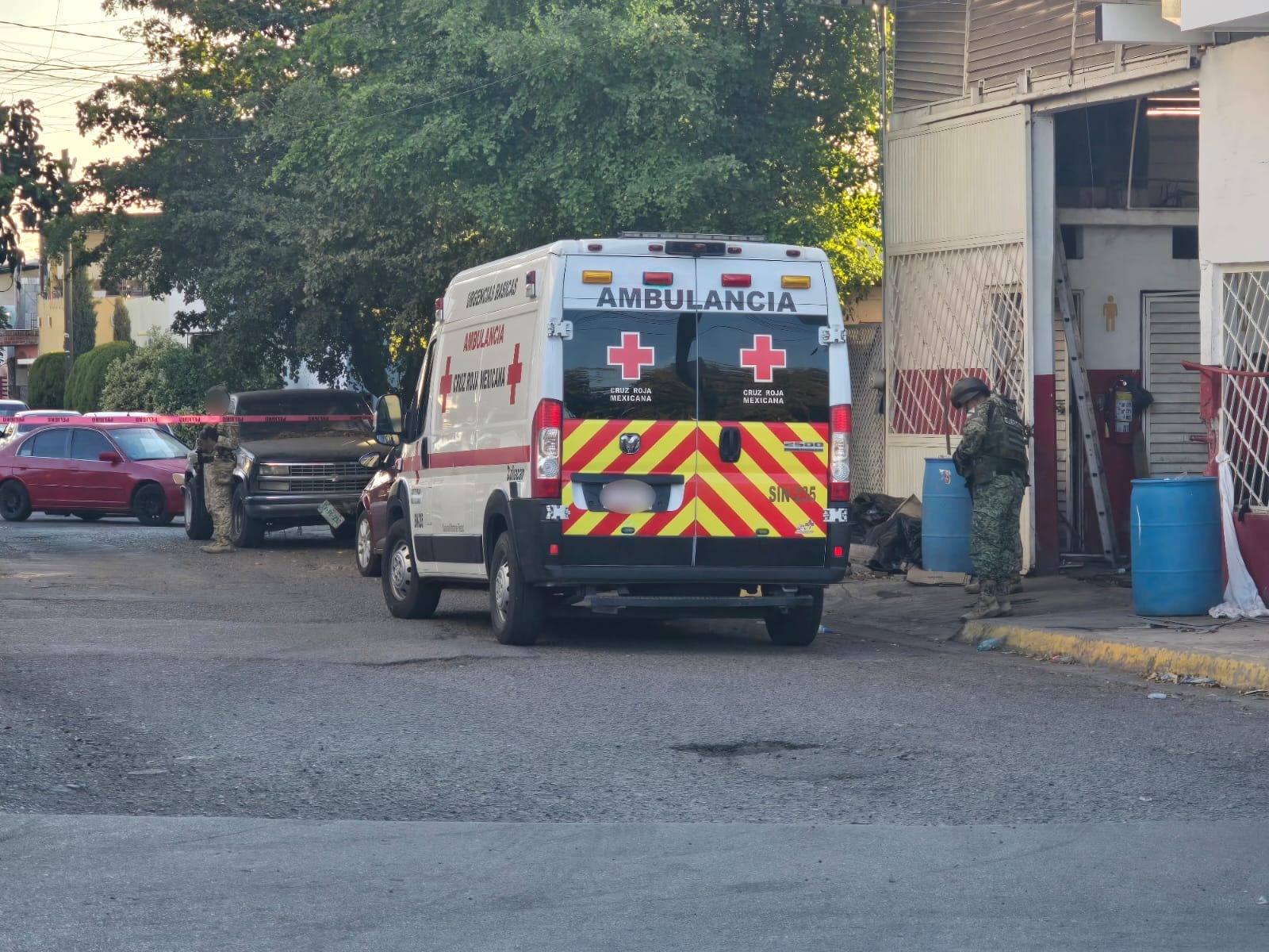 Cruz Roja en el lugar donde fue agredido a balazos Marcial.