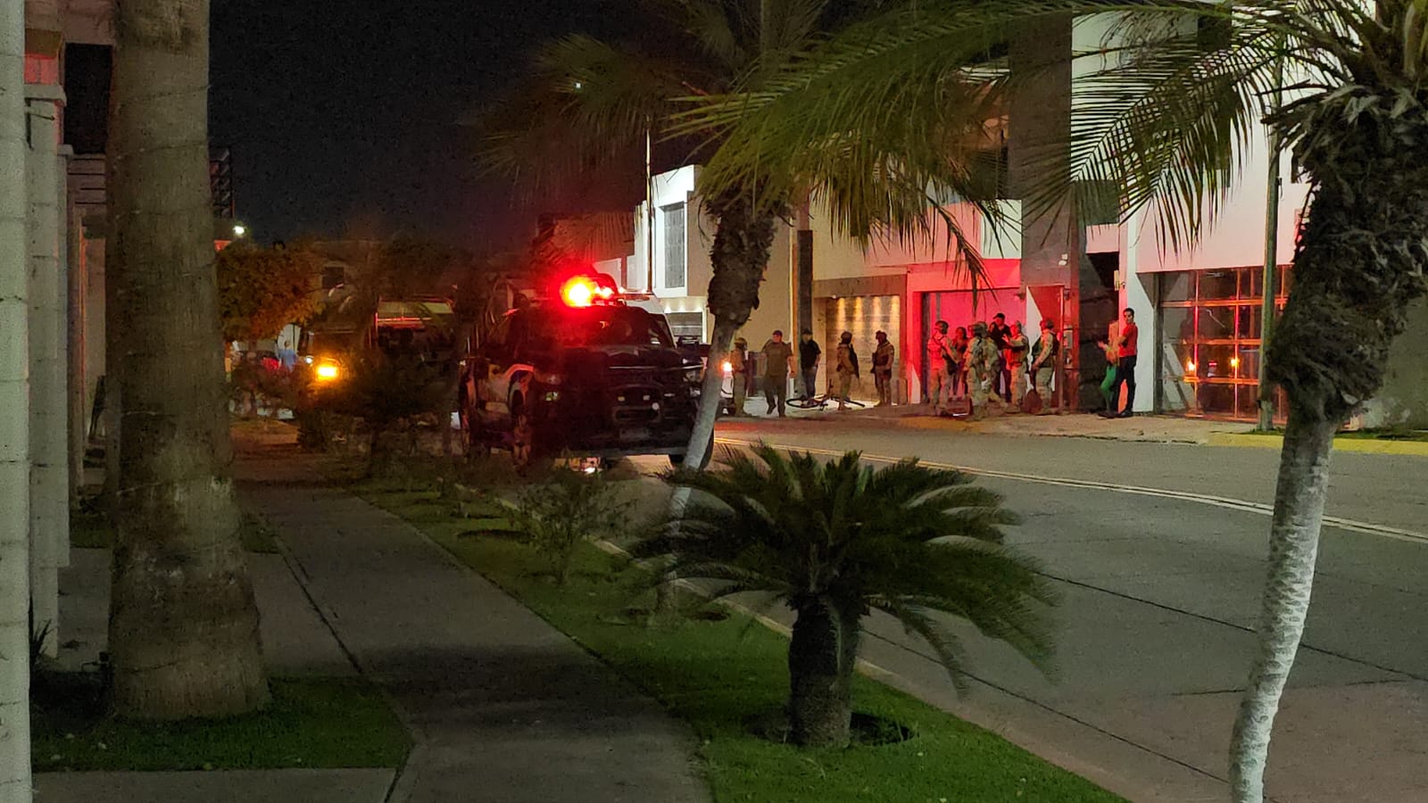 Hombre es herido de bala en su domicilio