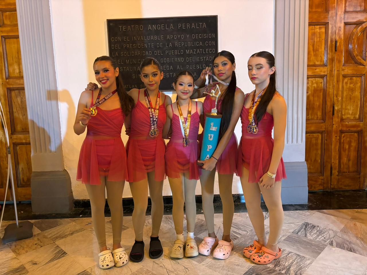 Cinco bailarinas participaron en competencia nacional de danza