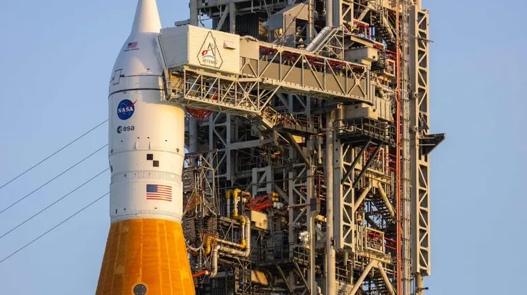 NASA corrige interrupción en enlace de Artemis II y mantiene misión lunar