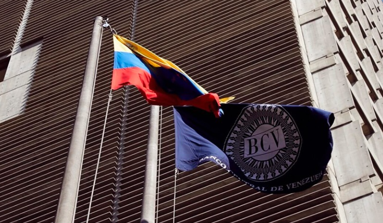 Estados Unidos flexibiliza sanciones y reactiva la banca pública de Venezuela