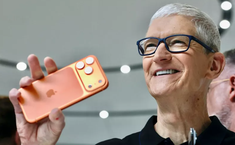 Apple confirma salida de Tim Cook; ya tienen al nuevo CEO ¿de quién se trata?