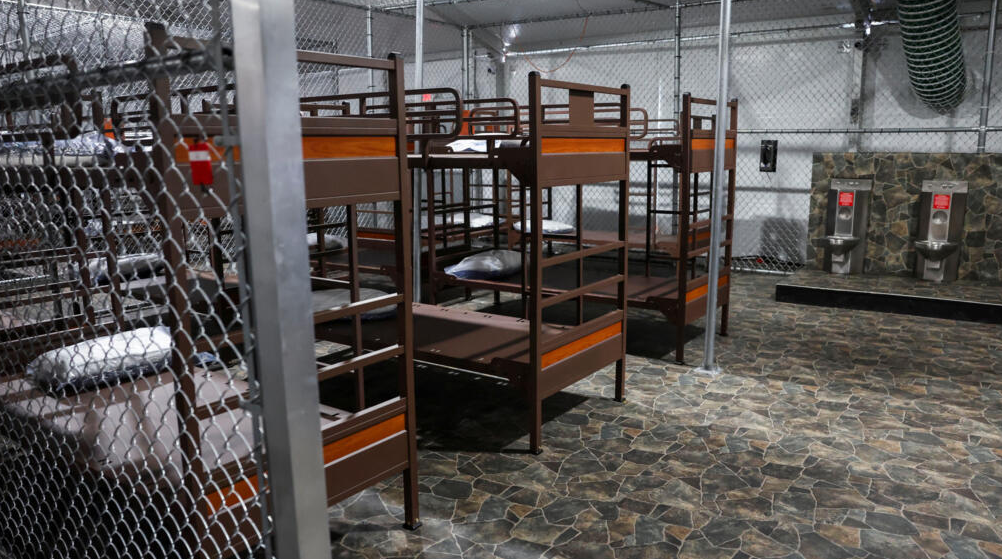 Tribunal permite que continúe operación de centro migratorio Alligator Alcatraz en Florida