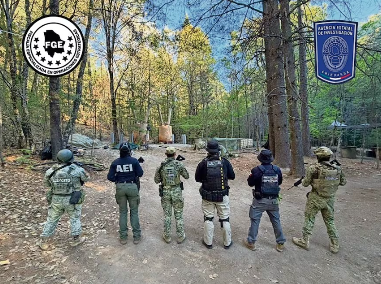 Cuatro estadounidenses viajaban en convoy donde murieron agentes, pero no eran parte del operativo