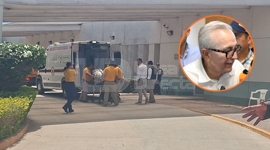 En grande ambulancia y elementos de apoyo trasladando a una persona y en circulo Rocha Moya