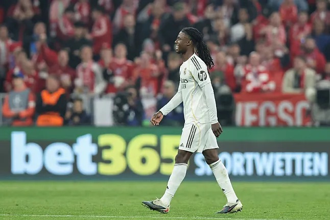 Camavinga con el Real Madrid en el campo