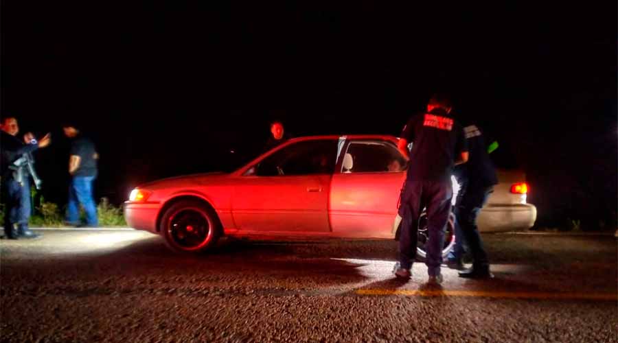 Auto involucrado en choque por la carretera Angostura-La Reforma, en Sinaloa