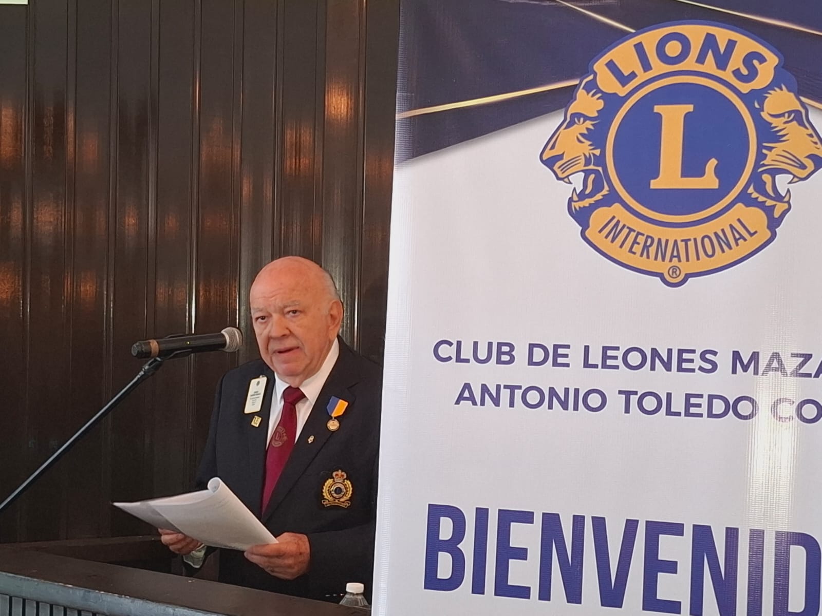 Titular de Club de Leones en una charla de seguridad