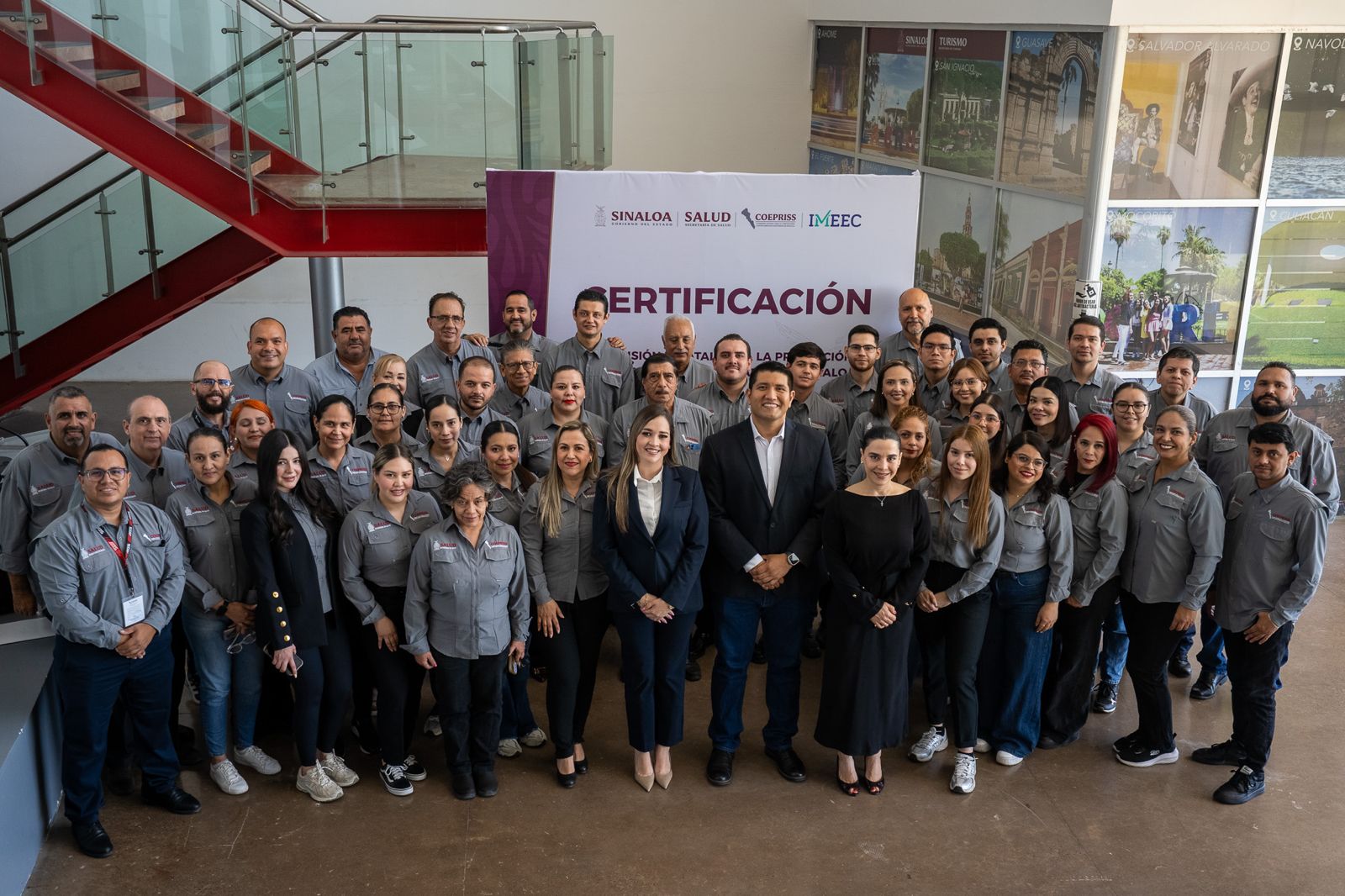 Personal de la Comisión Estatal para la Protección contra Riesgos Sanitarios de Sinaloa.