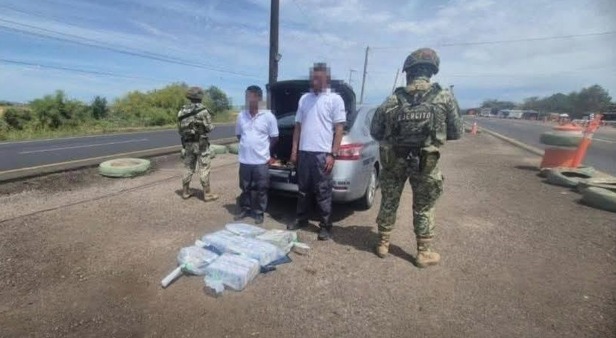 Dos hombres detenidos por el Ejército Mexicano en Ahome.