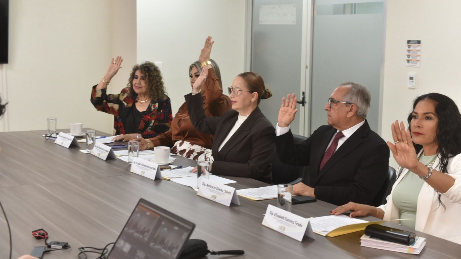 Votación de diputados sinaloenses para restringir la música con apología al delito en Sinaloa