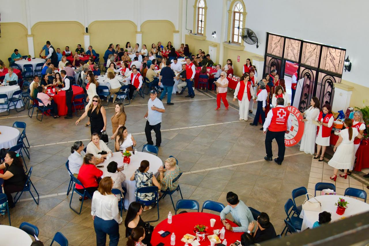 Desayuno pro Cruz Roja en Guamúchil