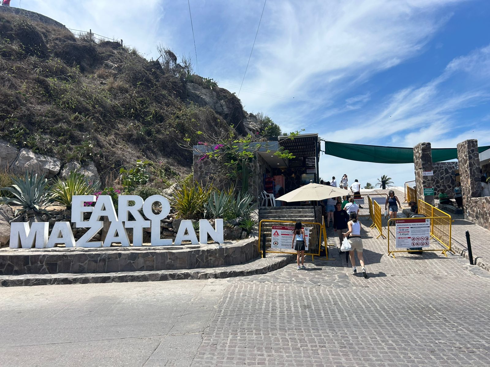 Cerro del Crestón, mejor conocido como el Faro de Mazatlán