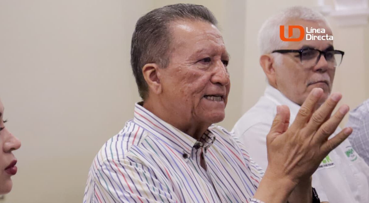 Feliciano en conferencia de prensa