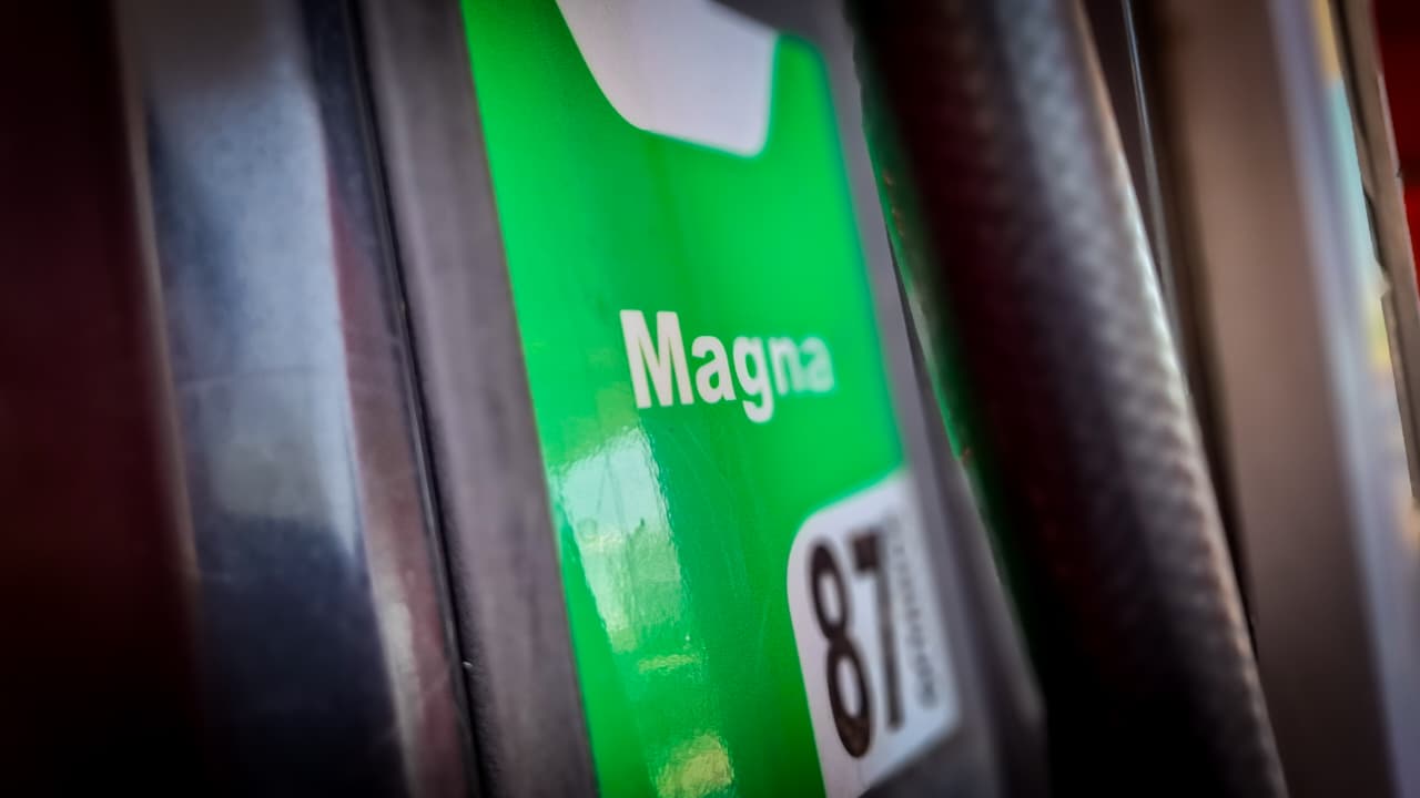 Parte de la bomba de gasolina donde se muestra la Gasolina Magna