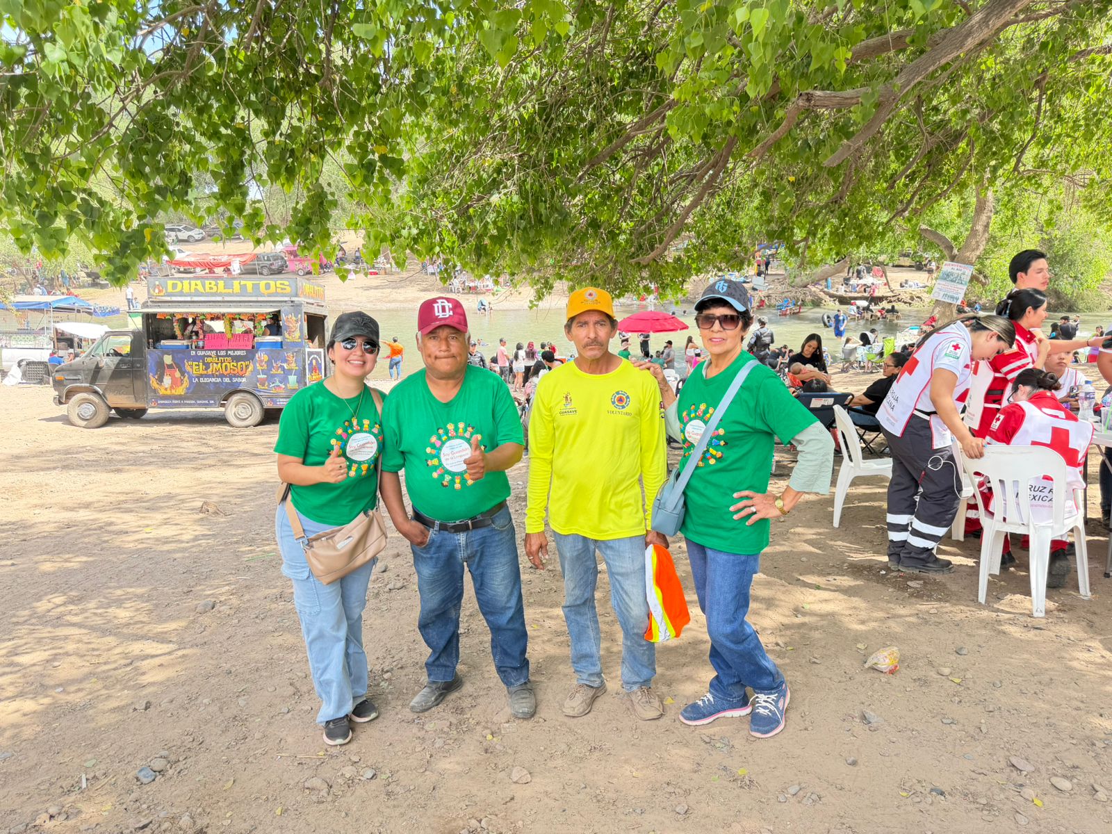 Miembros del grupo comunitario Guardianes de la Limpieza.