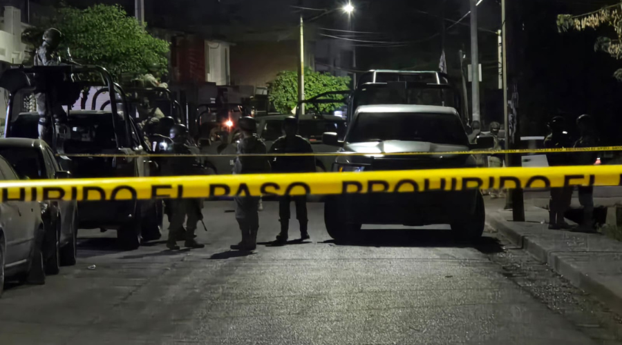 Militares acordonan lugar del homicidio con cinta amarilla