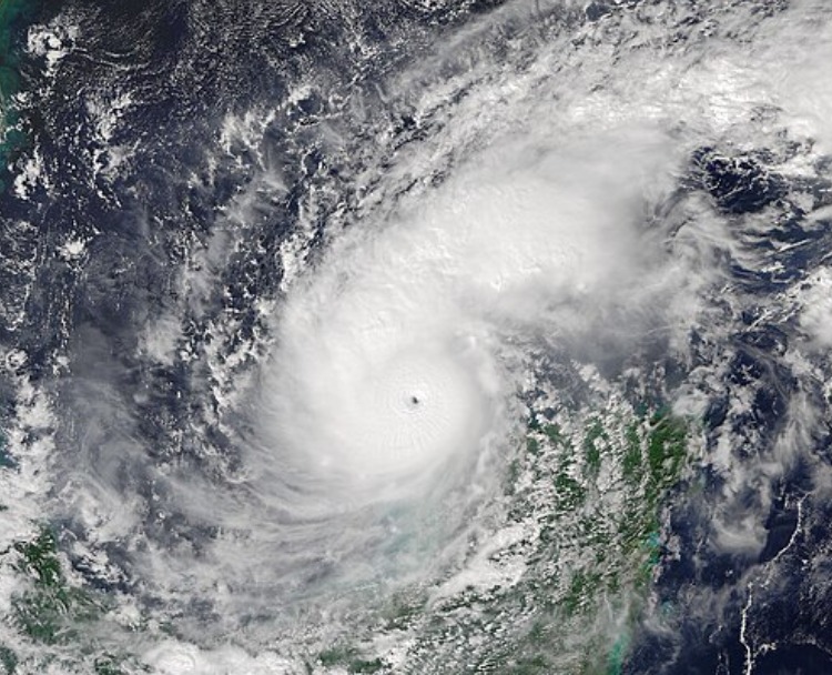 vista satelital de huracán
