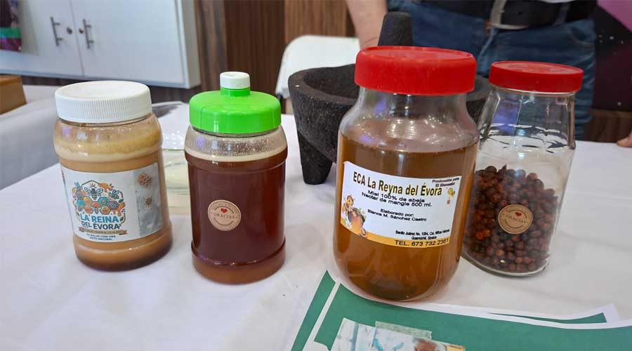 Productos mostrados en jornada de apicultores en Guasave Sinaloa