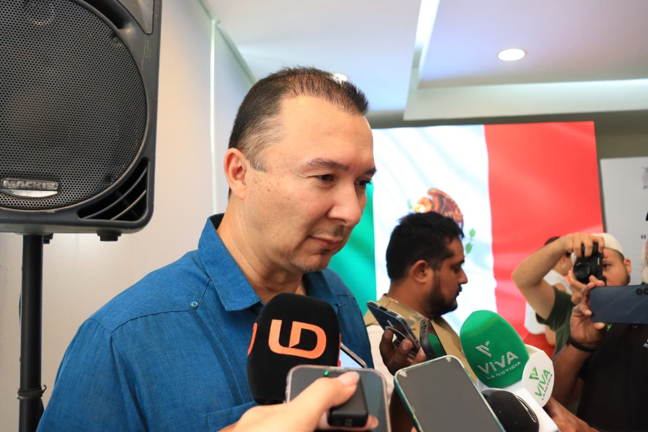 José Ramón Manguart hablando con los medios