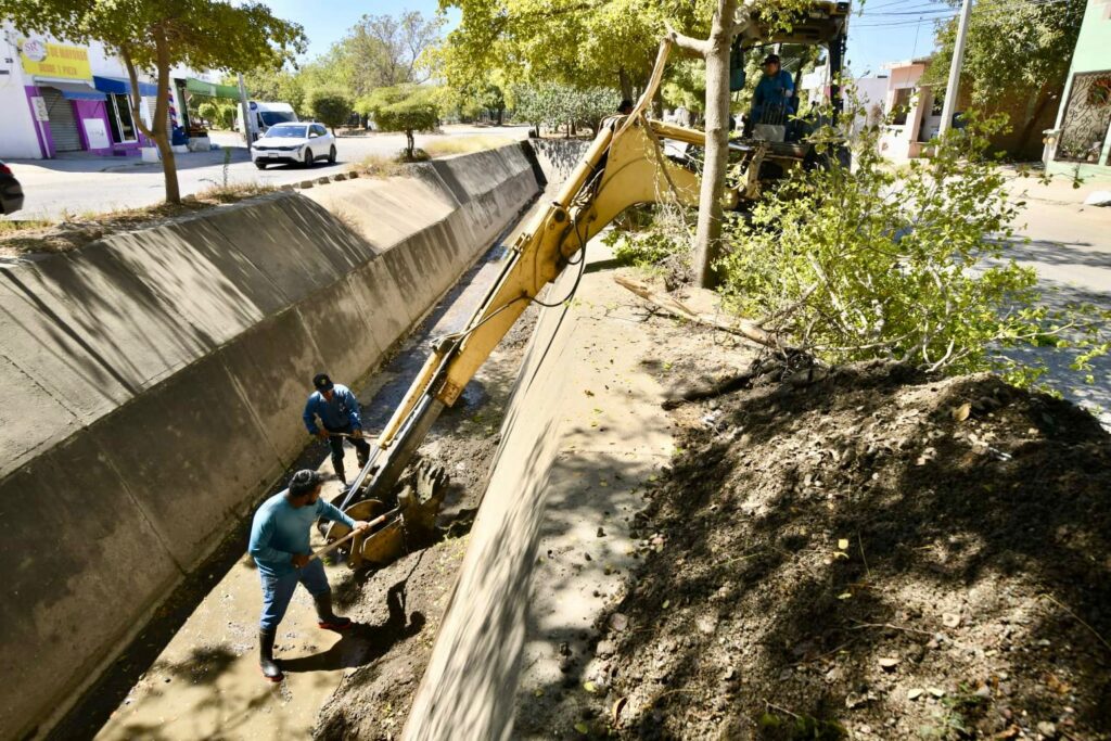 Gobierno de Mazatlán ha limpiado más de 15 kilómetros de canales
