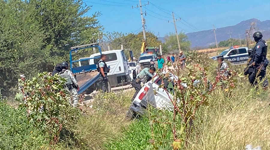 Elementos de seguridad recuperan un vehículo en Mocorito